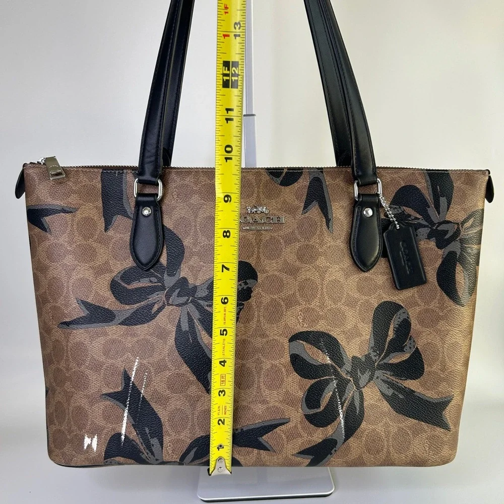 Coach Gallery Tote Khaki Black Signature Canvas Bow Print Bag CZ174 Good